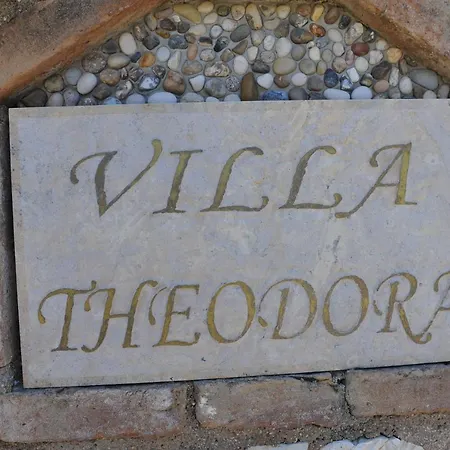Theodora View Klio *