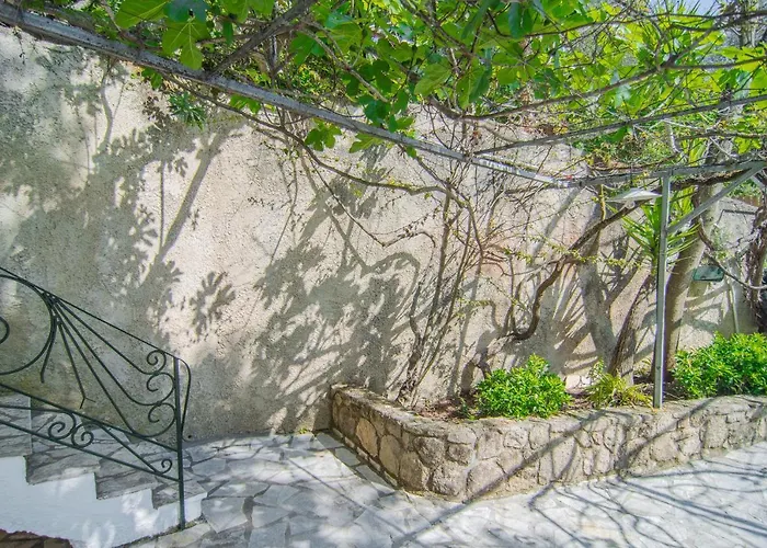 Theodora View Klio * Agios Georgios Pagon